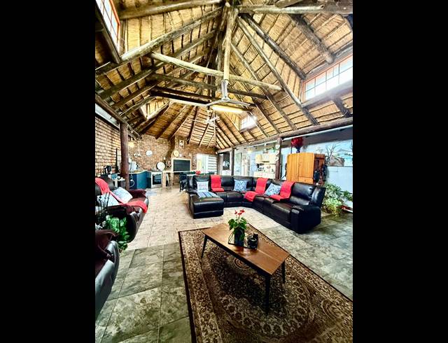 4 BEDROOM FREESTANDING FOR SALE IN COSMOSRAND